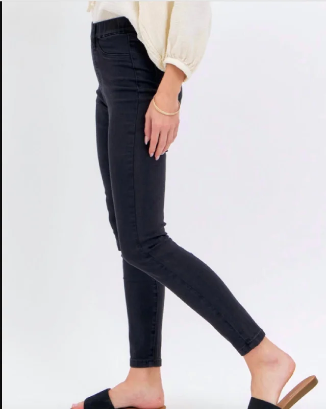 Pull On Skinny Jeans In Black