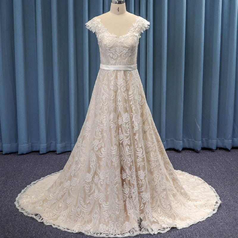 Floral Lace A-line Bridal Gown Wedding Dress with Capped Sleeve